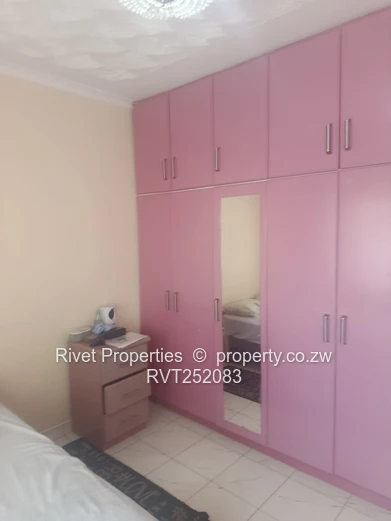 Very Neat House Adlynn For Sale Also Vacant