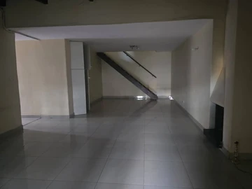 2 Bedroom Flat & Apartment
