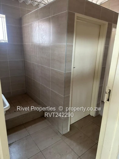 Msasa Warehouse To Let