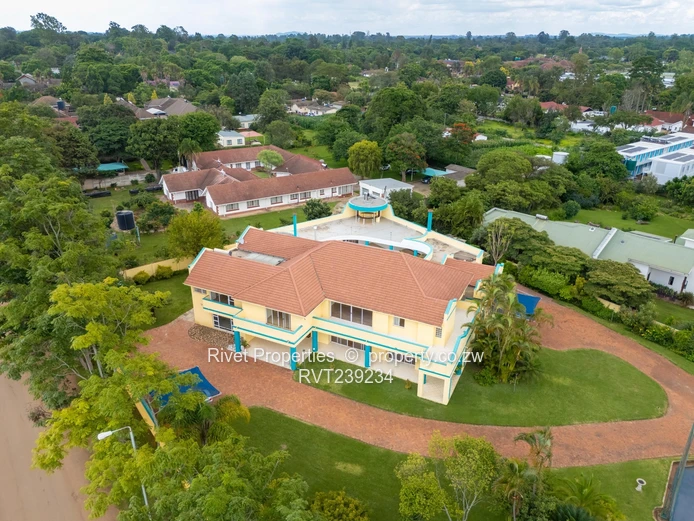 Massive  Property For Sale Suitable For Embassy, Office, Business Complex Etc