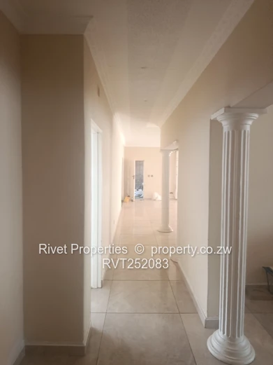 Very Neat House Adlynn For Sale Also Vacant
