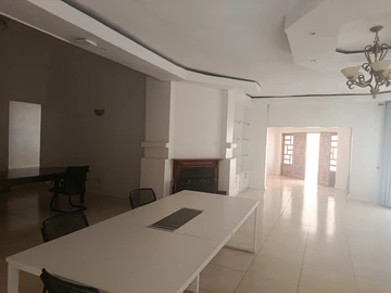6 Bedroom House