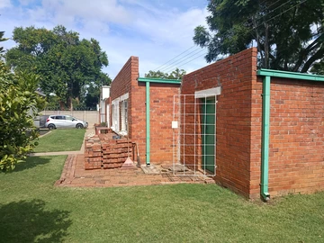 3 Bedroom Garden Flat