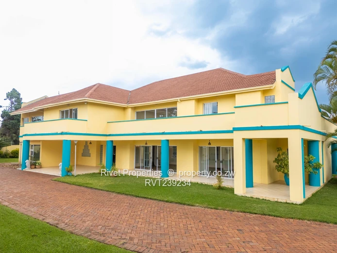 Massive  Property For Sale Suitable For Embassy, Office, Business Complex Etc