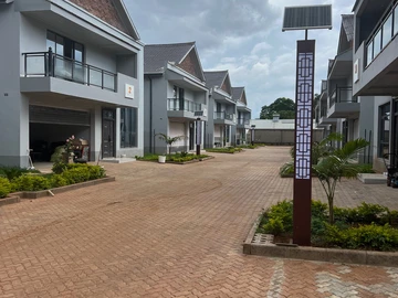 18 Unit Townhouse Complex