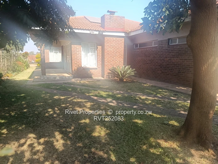 Very Neat House Adlynn For Sale Also Vacant