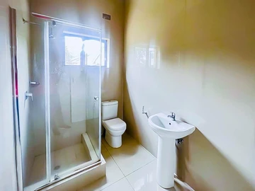 3 Bedroom Flat & Apartment