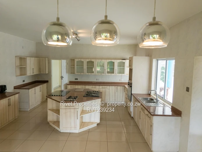 Massive  Property For Sale Suitable For Embassy, Office, Business Complex Etc