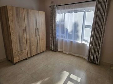 6 Bedroom Garden Flat