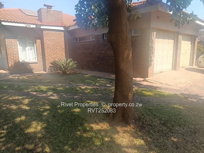 Very Neat House Adlynn For Sale Also Vacant